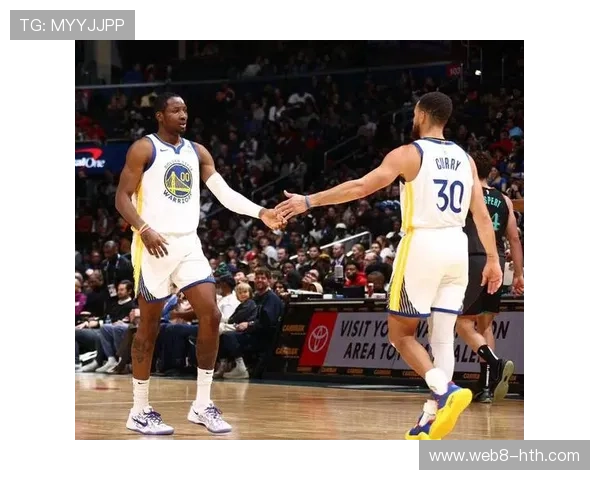 哈利伯顿与库里对决，步行者凭借关键时刻胜勇士