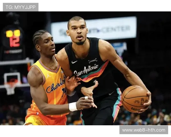 马刺不敌黄蜂跌至西部第三，文班亚马16分难救主